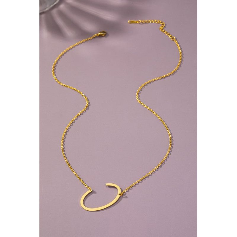 Initial pendant necklace