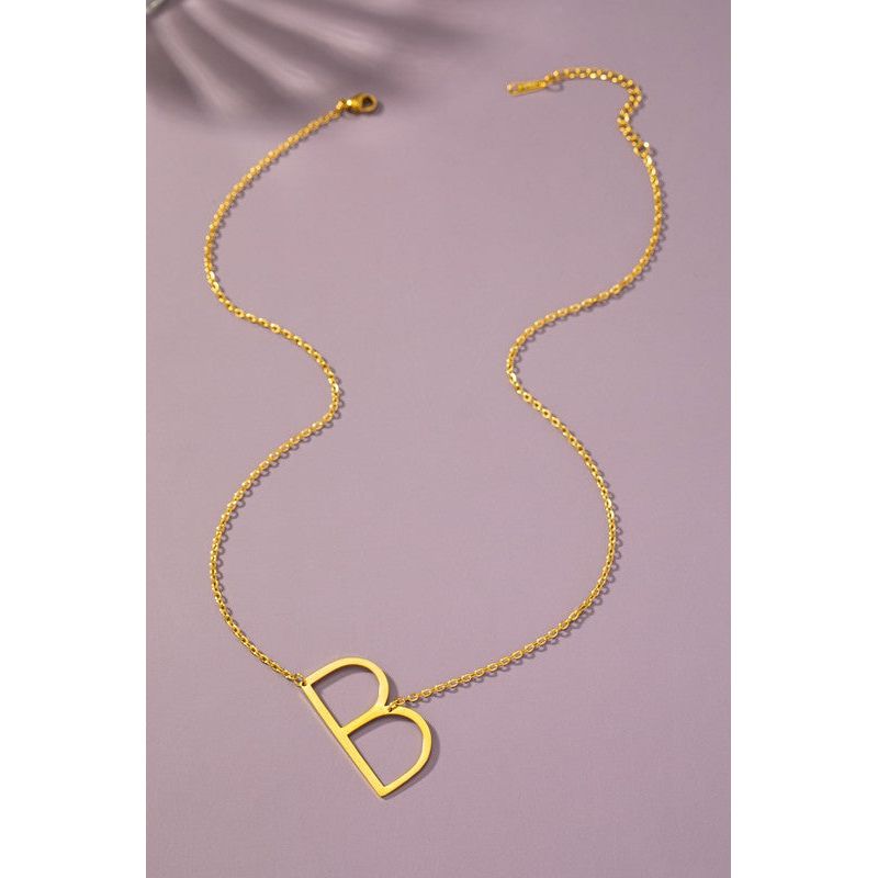 Initial pendant necklace